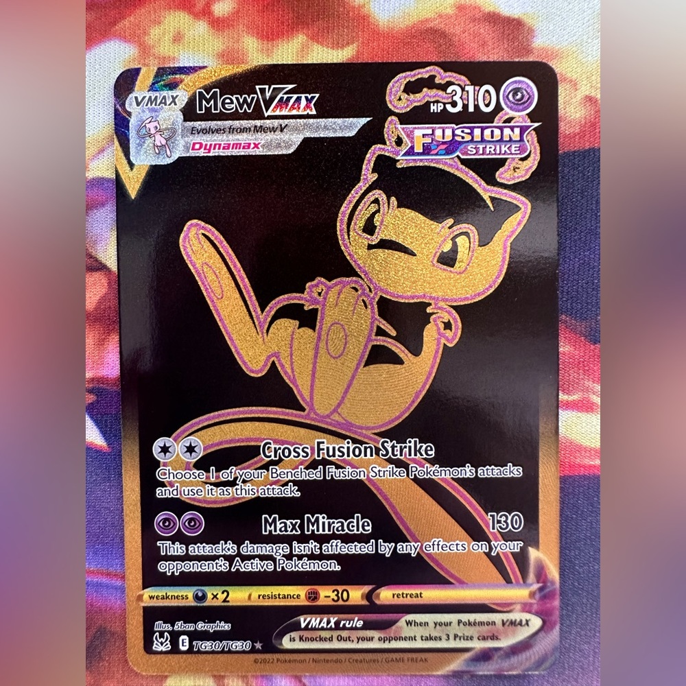 Pokémon Mew VMax black & gold Fusion strike